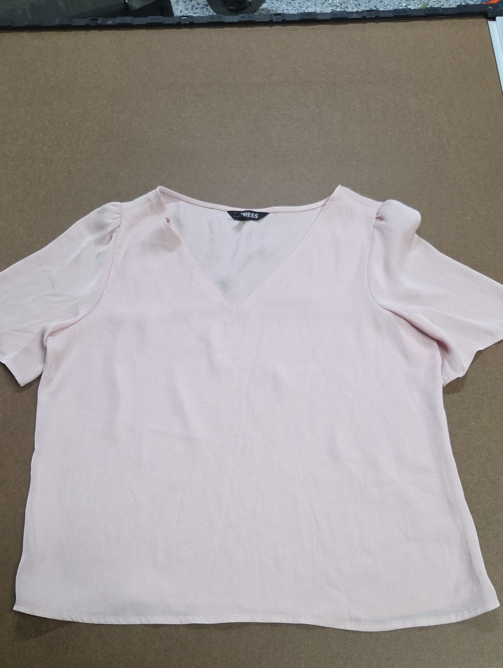 Express Pale Pink V-Neck Short Sleeve Blouse